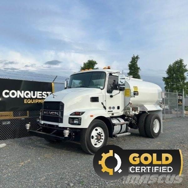 Mack MD642 Tankbilar