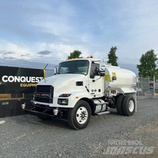 Mack MD642 Tankbilar