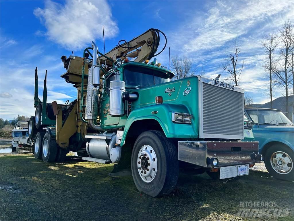 Mack RW700 Timmerbilar