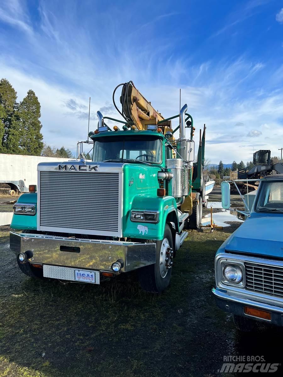 Mack RW700 Timmerbilar