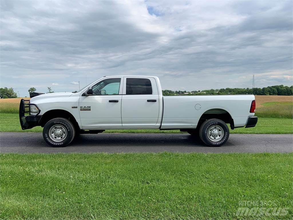 RAM 2500 Flakbilar/Pickuper