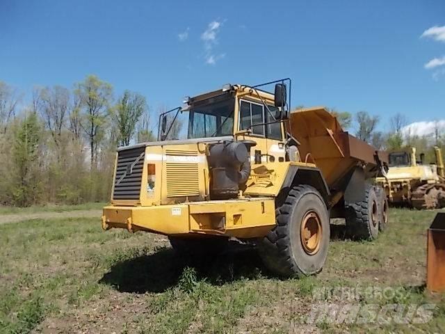 Volvo A35C Midjestyrd dumper