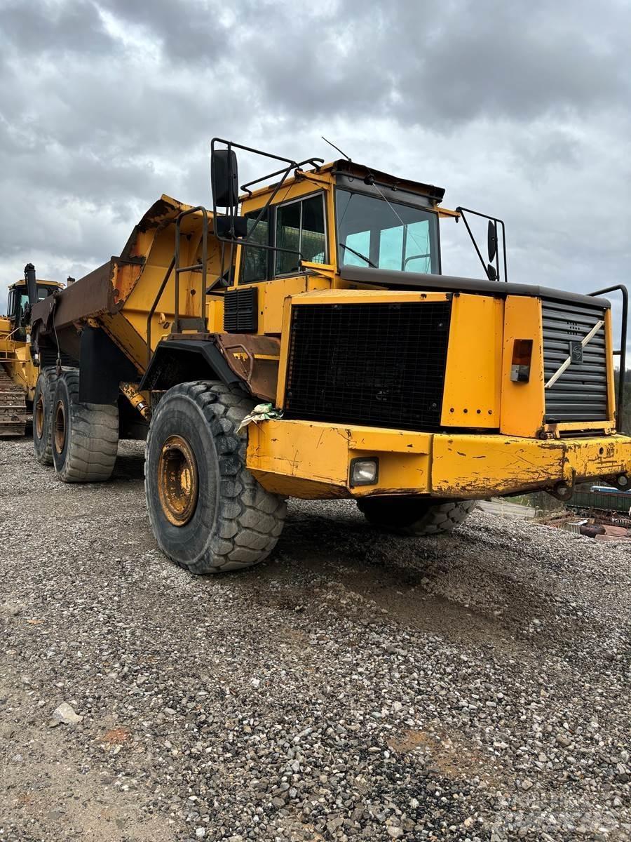 Volvo A35C Midjestyrd dumper