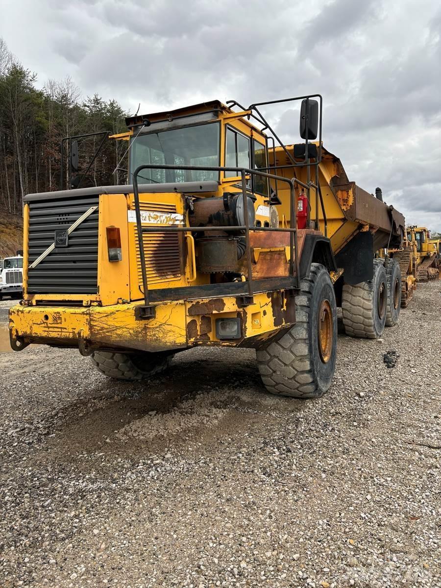 Volvo A35C Midjestyrd dumper