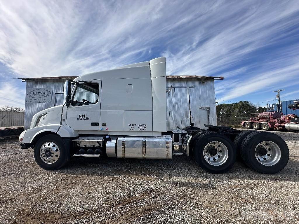 Volvo VNL Bärgningsbilar
