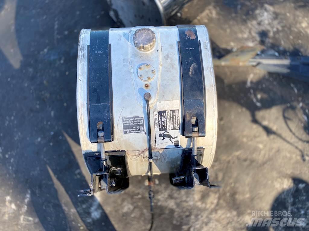Volvo VNM Tankbilar