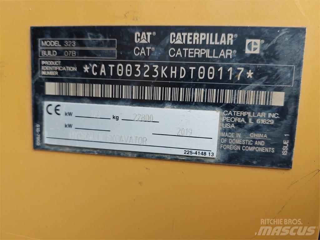 CAT 323 Bandgrävare