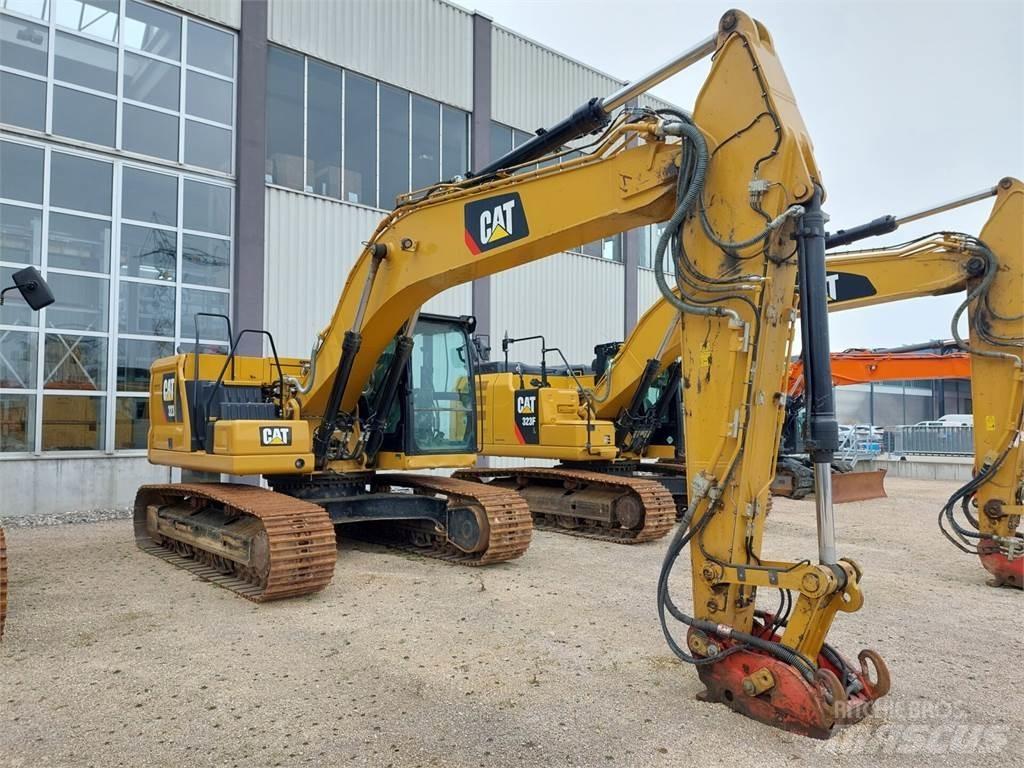 CAT 323 Bandgrävare