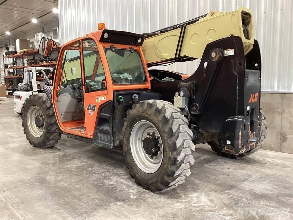 JLG 742 Teleskoplastare