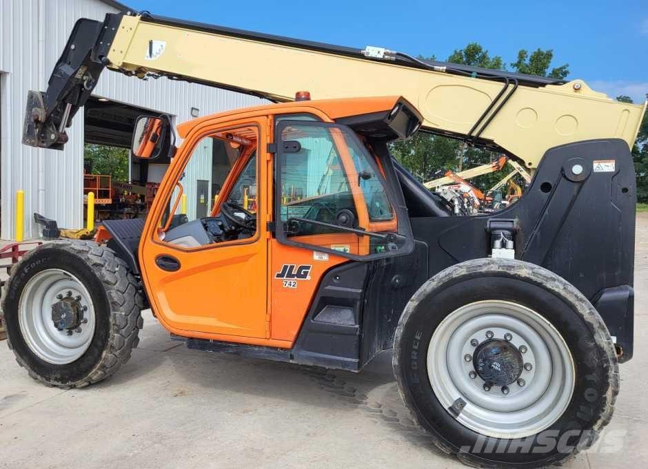 JLG 742 Teleskoplastare