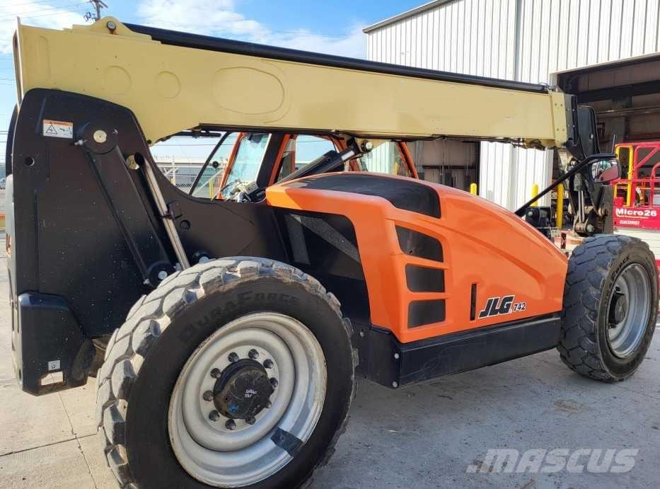 JLG 742 Teleskoplastare