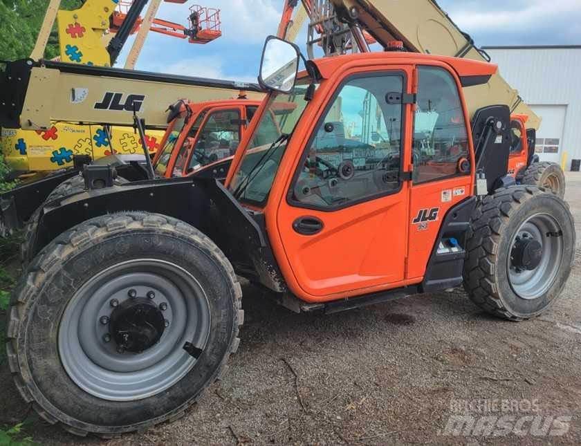 JLG 943 Teleskoplastare