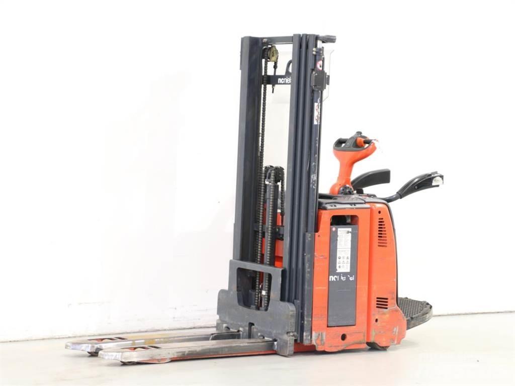 Linde D12AP/133 Staplare-led