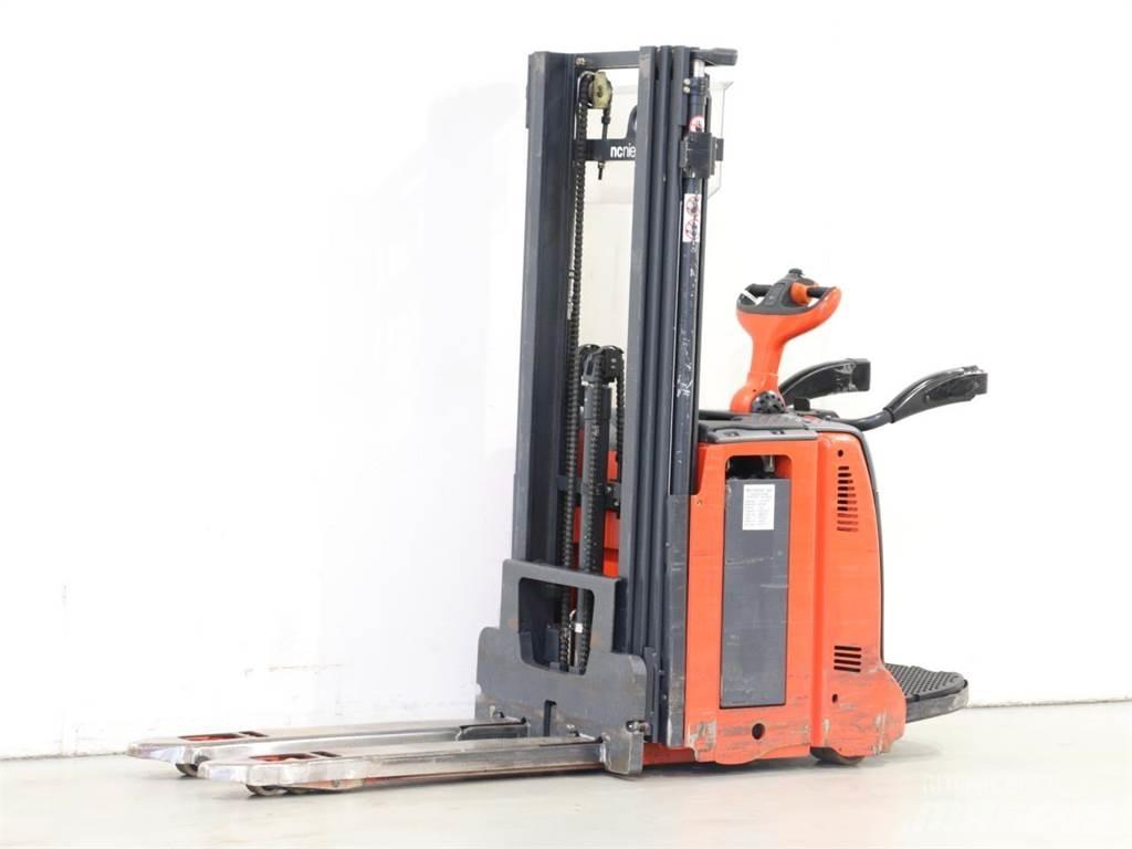 Linde D12AP/133 Staplare-led