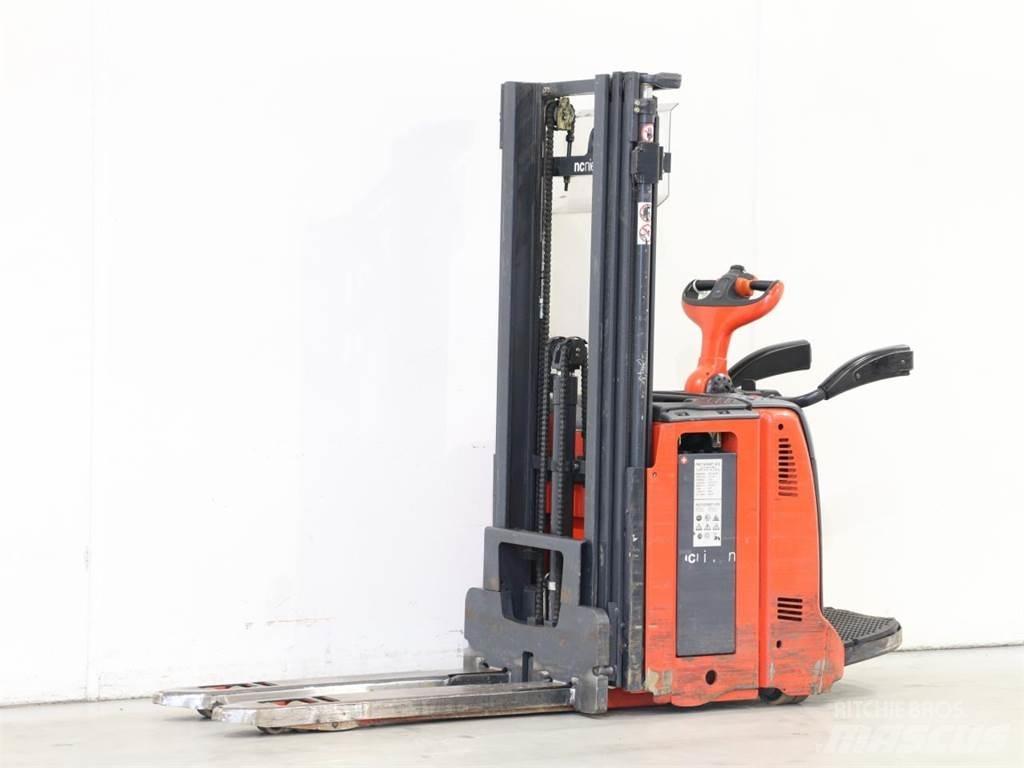 Linde D12AP/133 Staplare-led