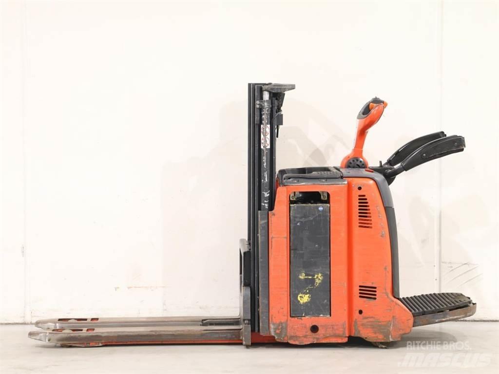 Linde D12AP/133-00 Staplare-led