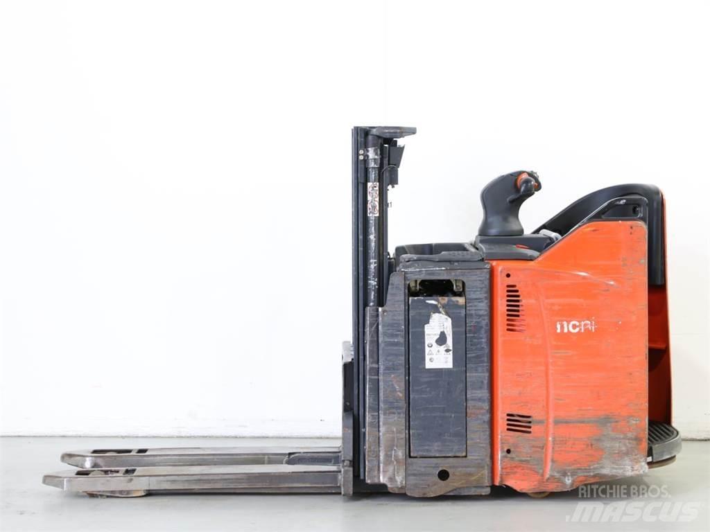 Linde D12HPSP/133 Staplare-led