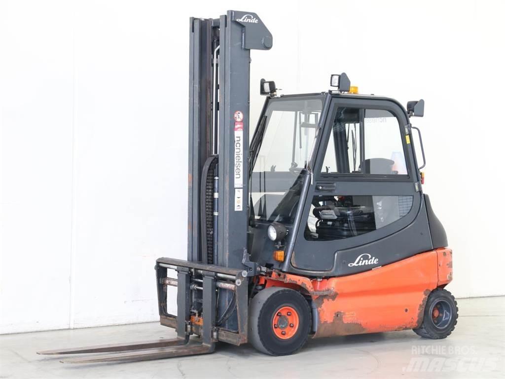 Linde E25/336-03 Elmotviktstruckar