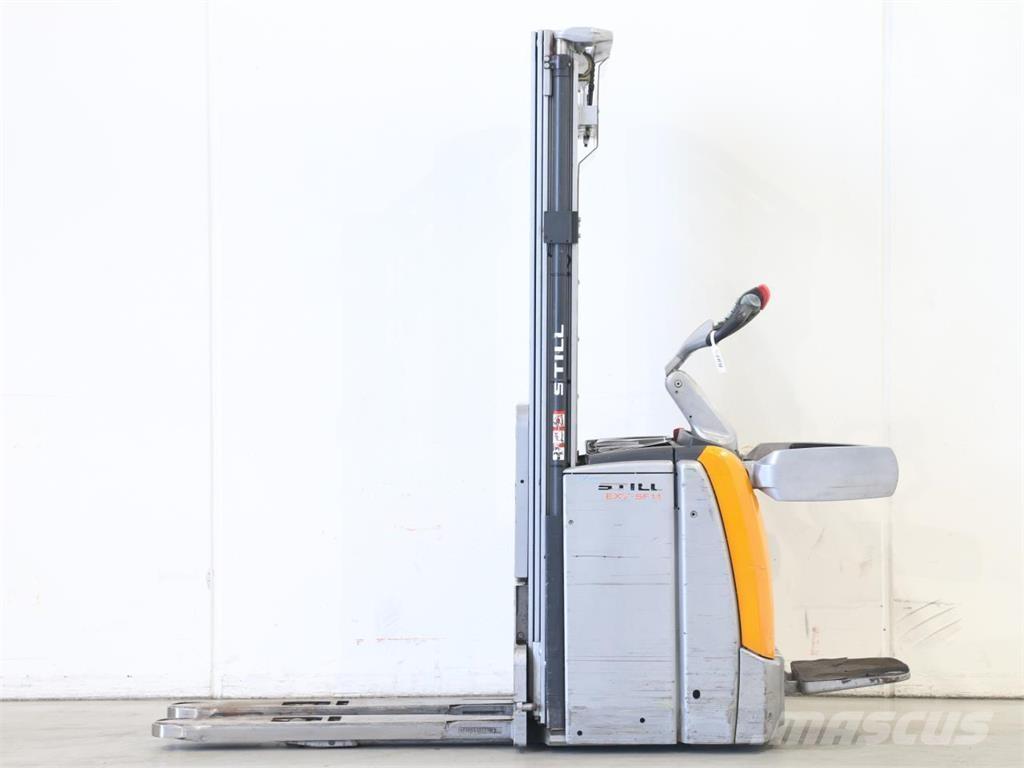 Still EXV-SF14 Staplare-led