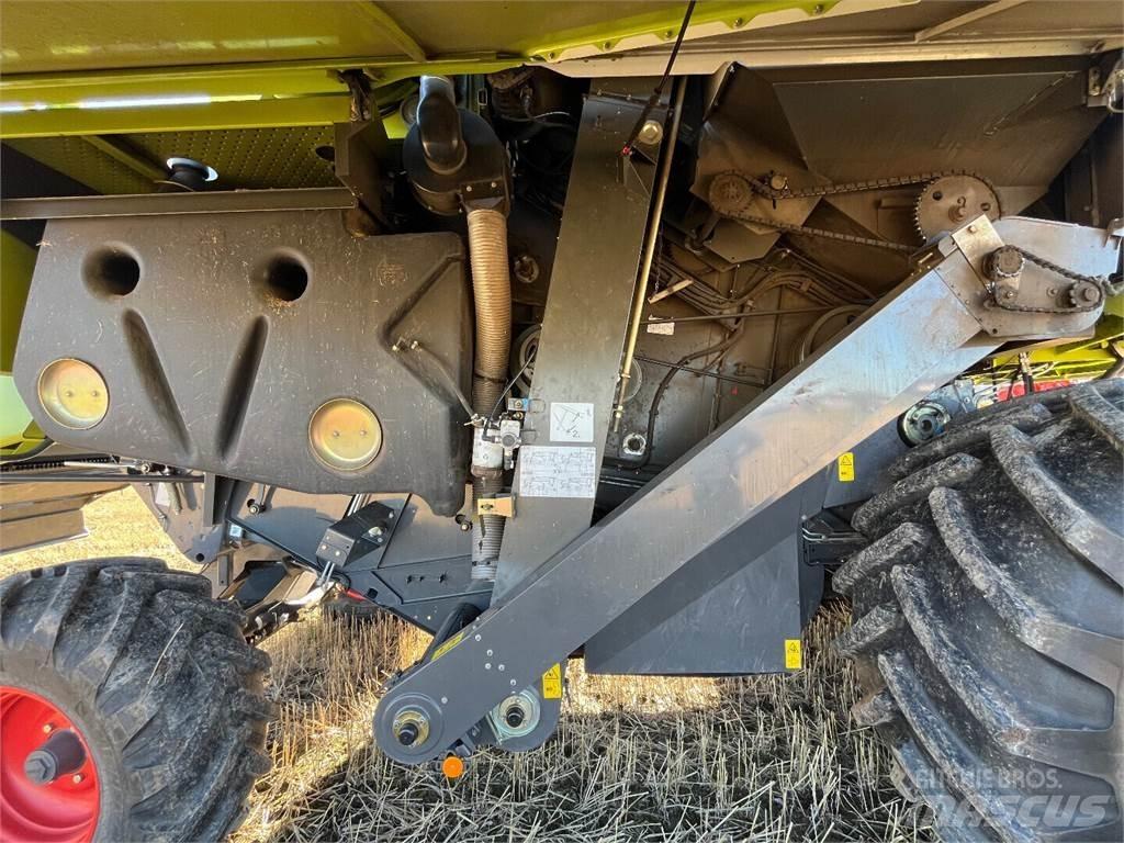 CLAAS Tucano 320 Skördetröskor