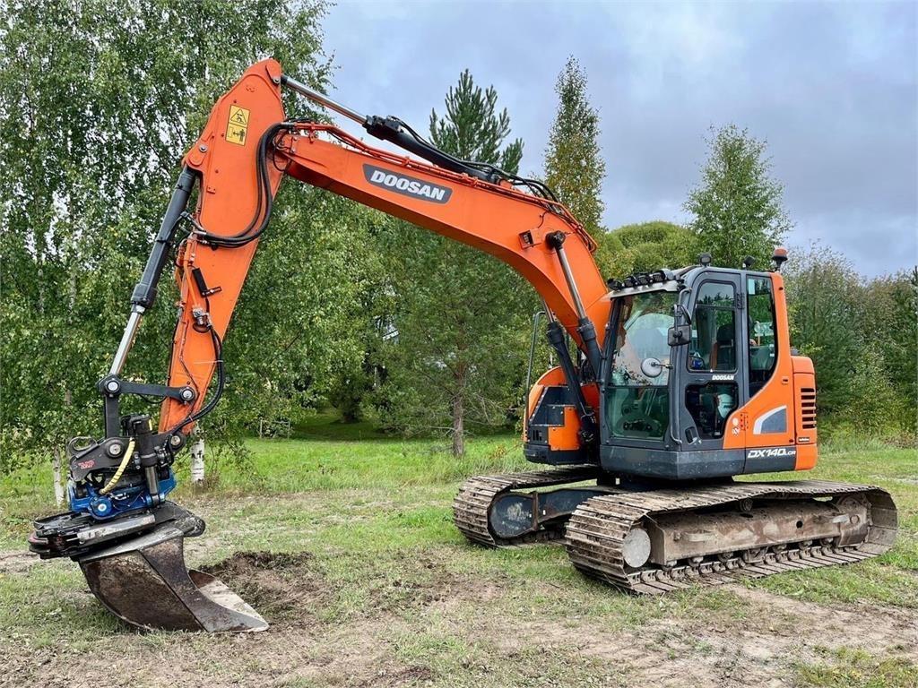 Doosan DX140LC Bandgrävare