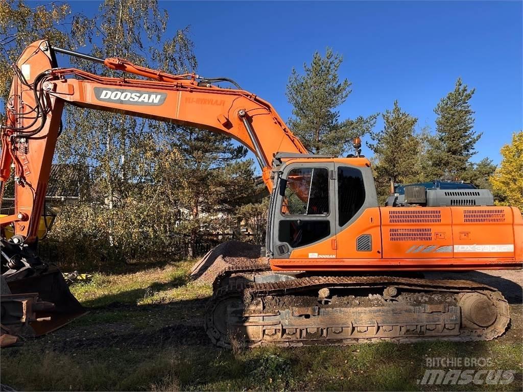 Doosan DX300 LC-3 Bandgrävare