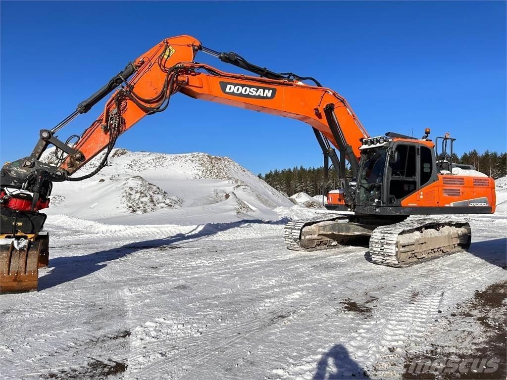 Doosan DX300 LC-5 Bandgrävare
