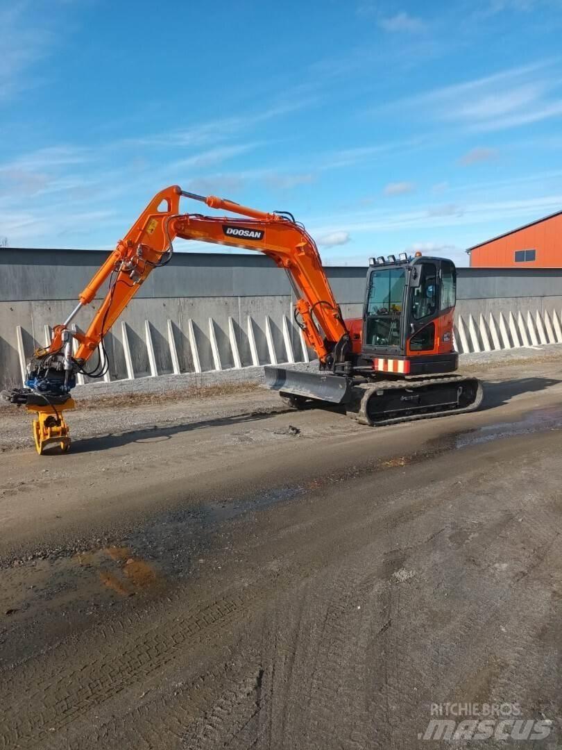 Doosan DX85 R Midigrävmaskiner 7t - 12t