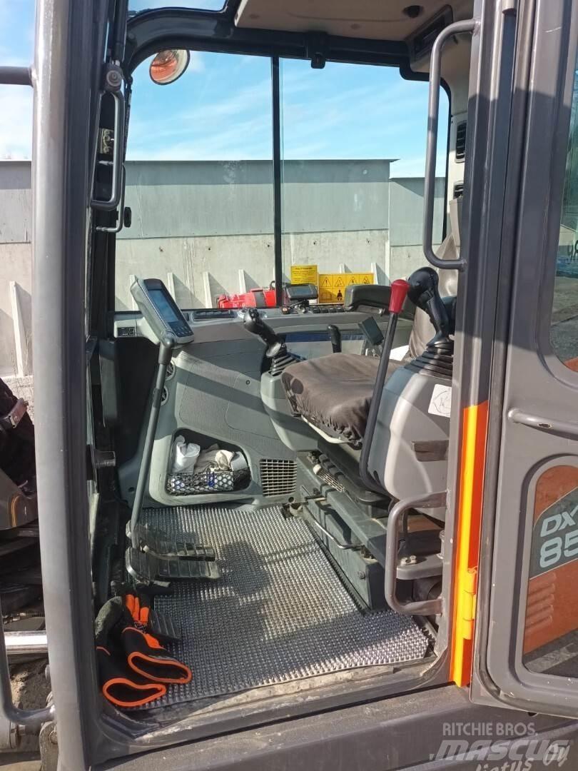 Doosan DX85 R Midigrävmaskiner 7t - 12t