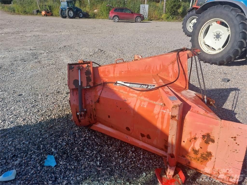 Esko 251 Övrigt väg och snö