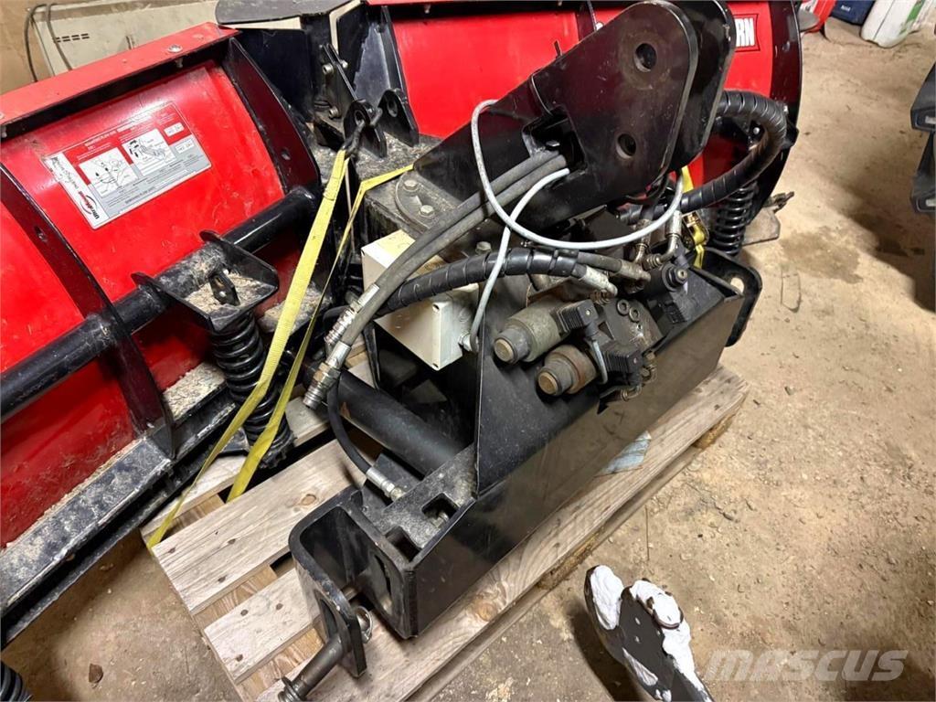 Hilltip Aura Snöblad och plogar