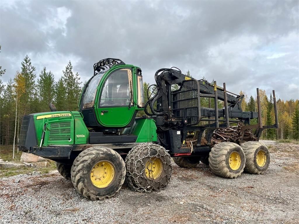 John Deere 1010E Skotare