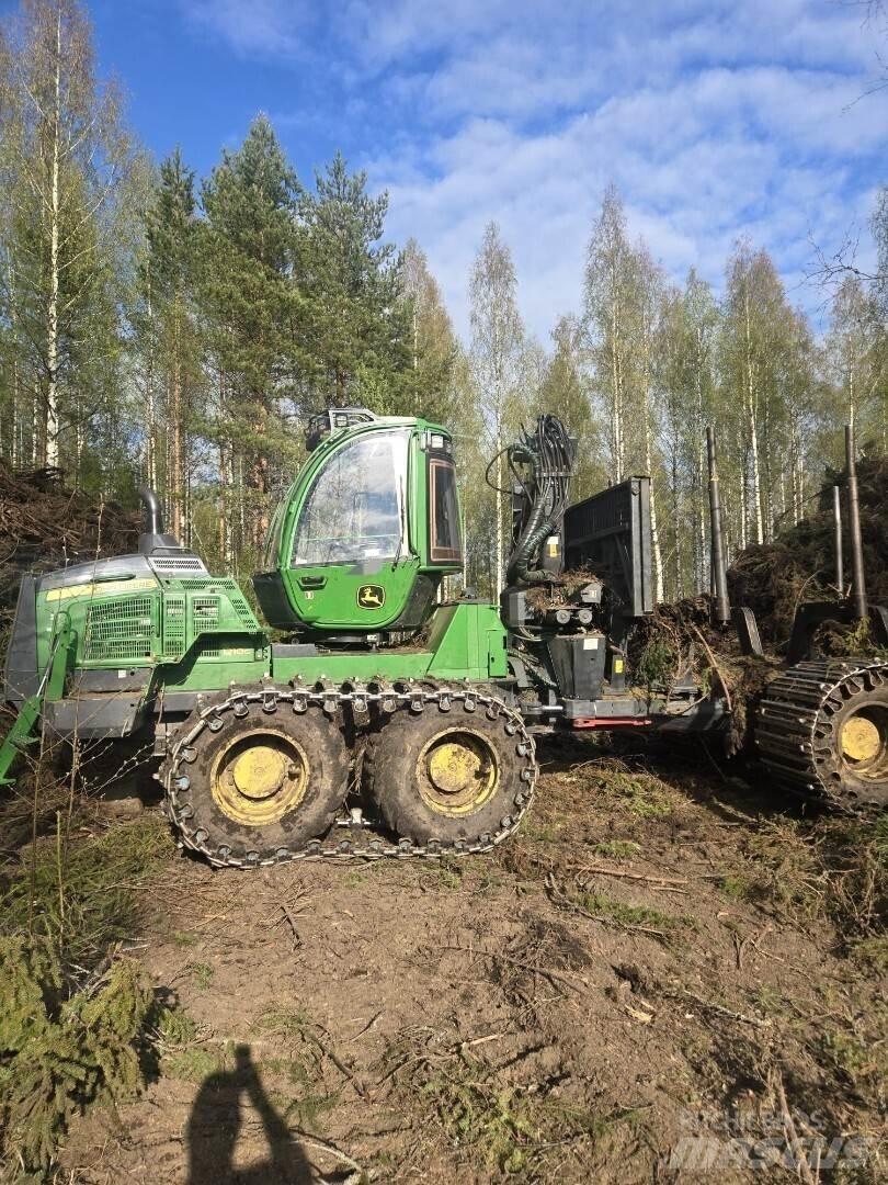 John Deere 1210 G Skotare