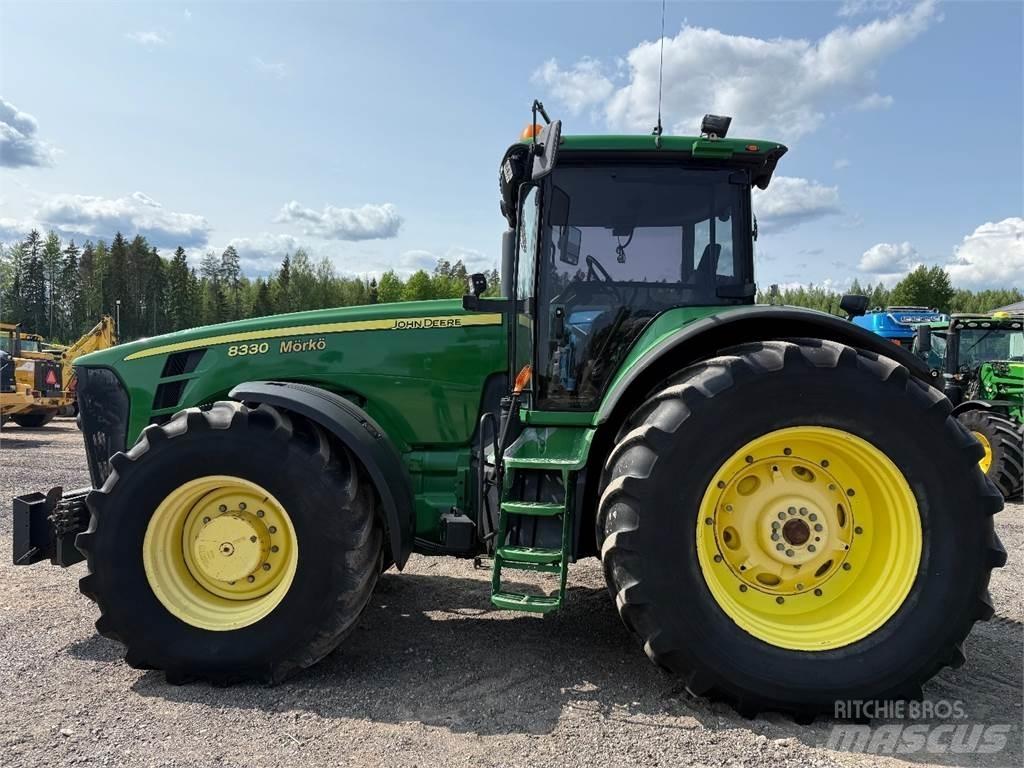 John Deere 8330 Traktorer