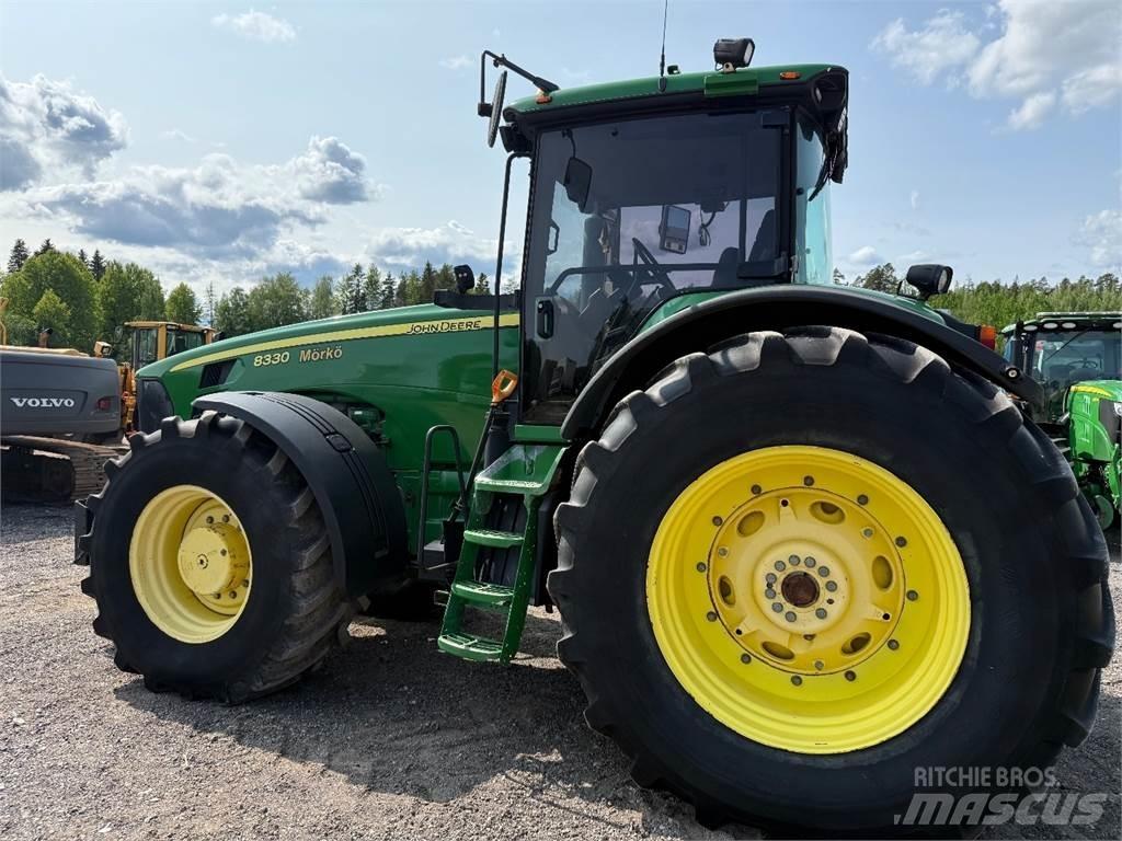 John Deere 8330 Traktorer