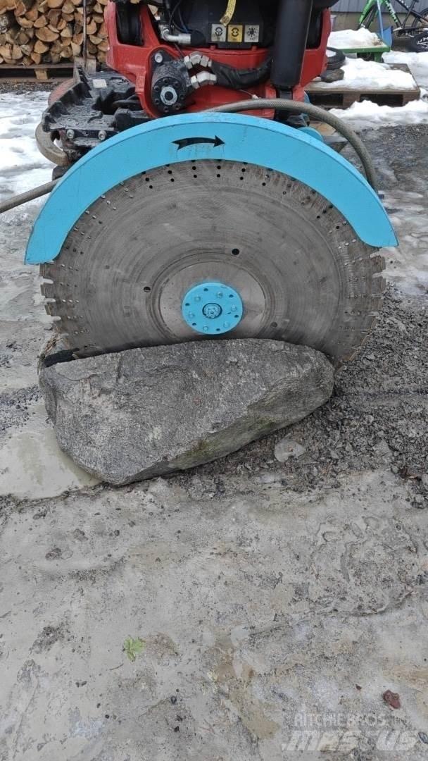  KAIVINKONE SAHA Asfaltsskärare