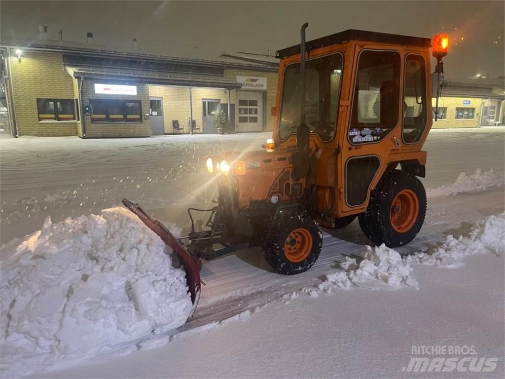 Kubota B 1700 4*4 Grönytemaskiner - Övriga