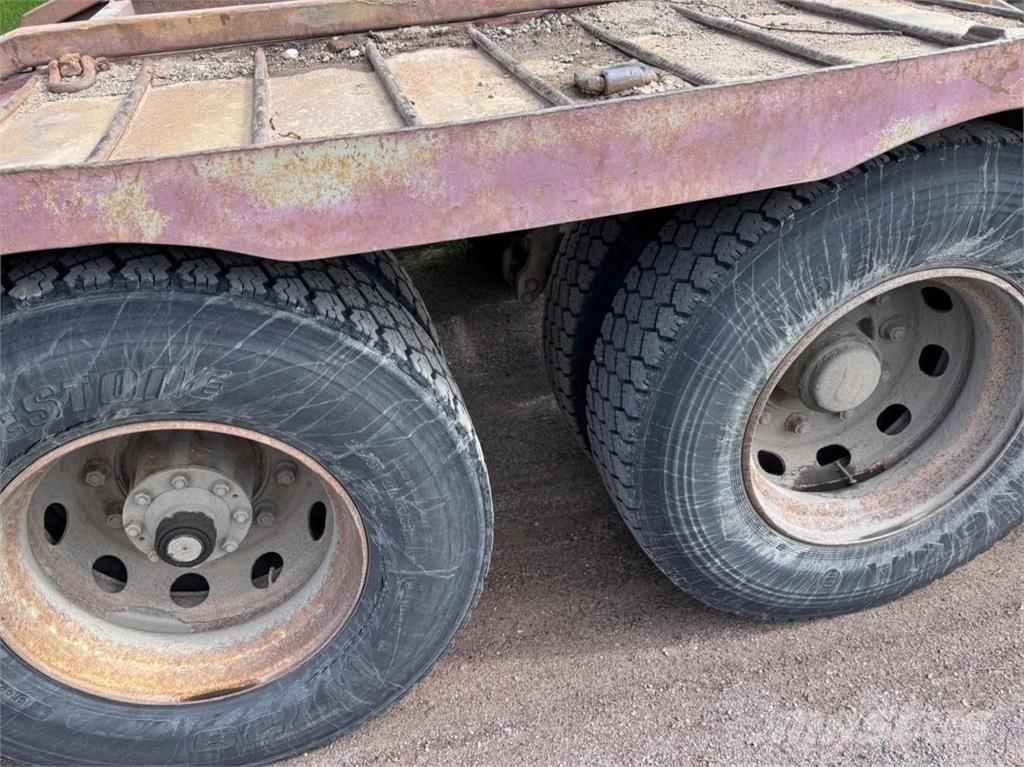 Sisu SM300 6X2 Transportbilar för Skogsmaskiner