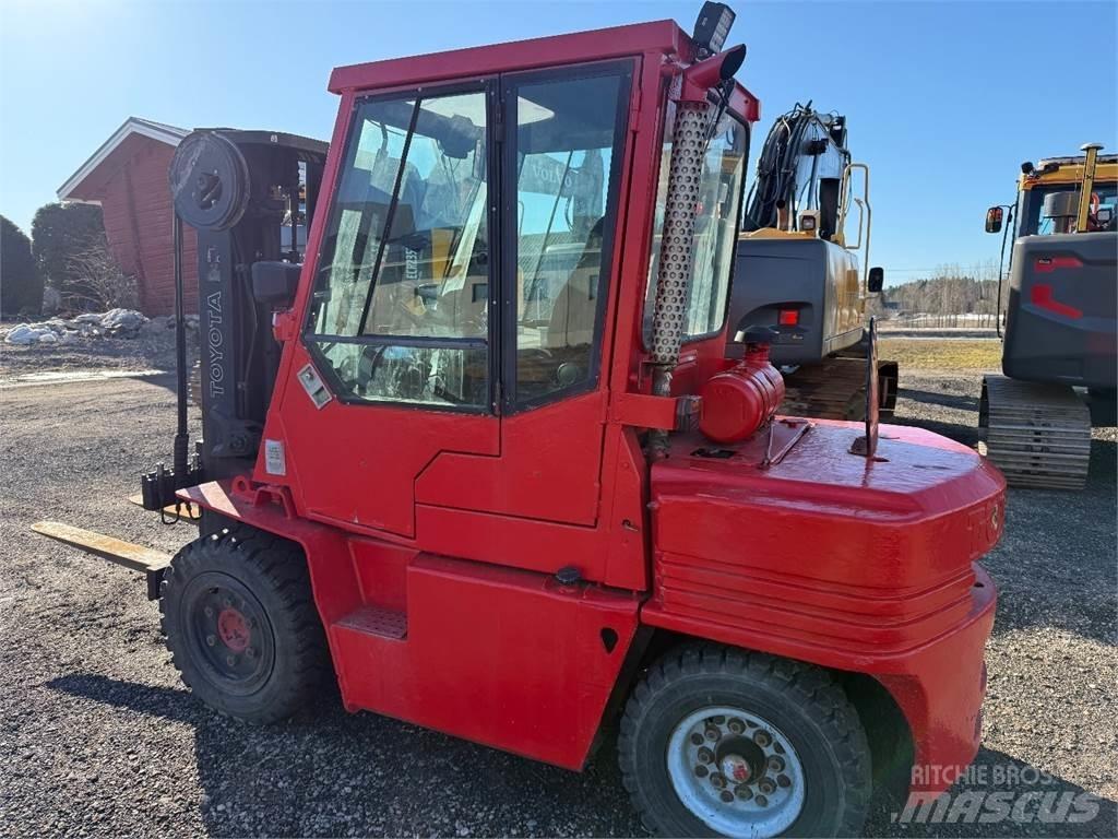 Toyota 02-5 FD35 Dieselmotviktstruckar