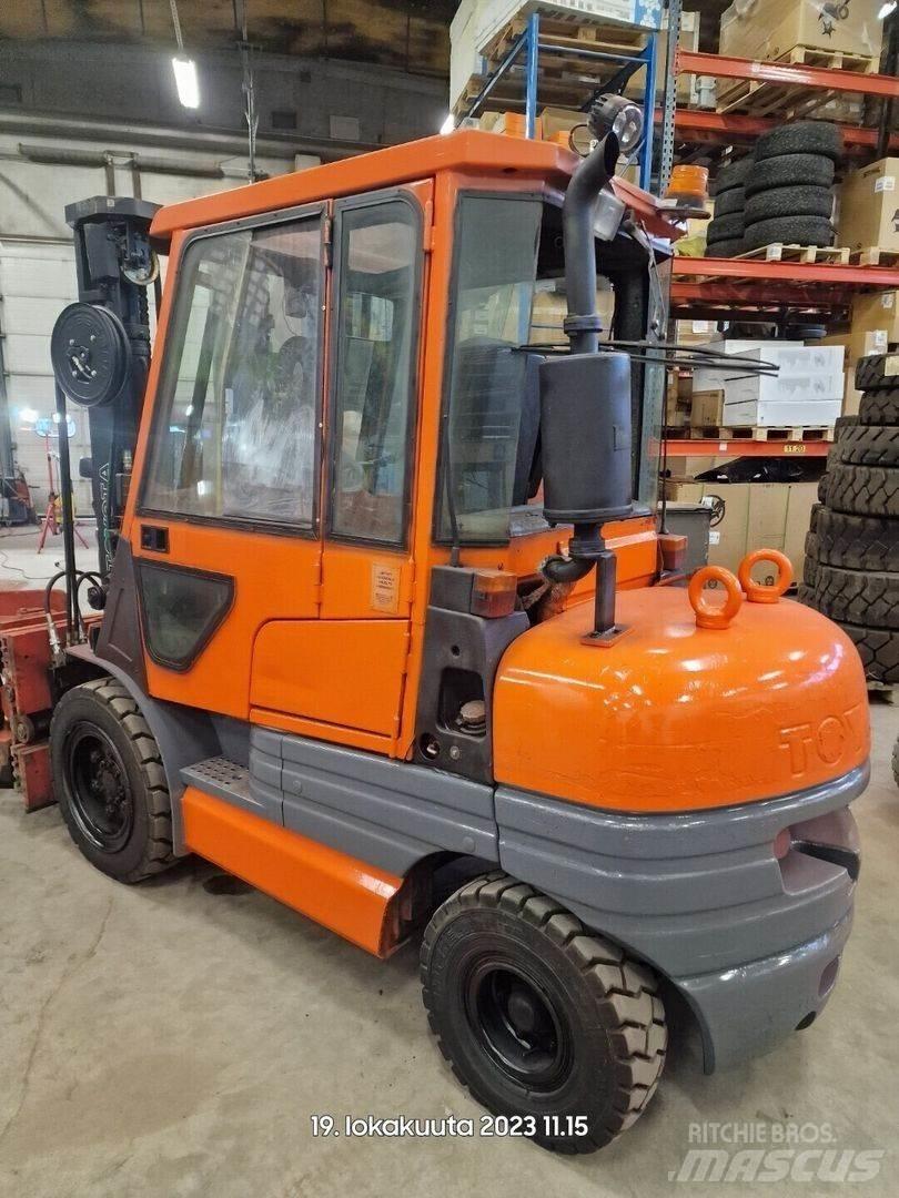 Toyota 02-6FDF30 Dieselmotviktstruckar