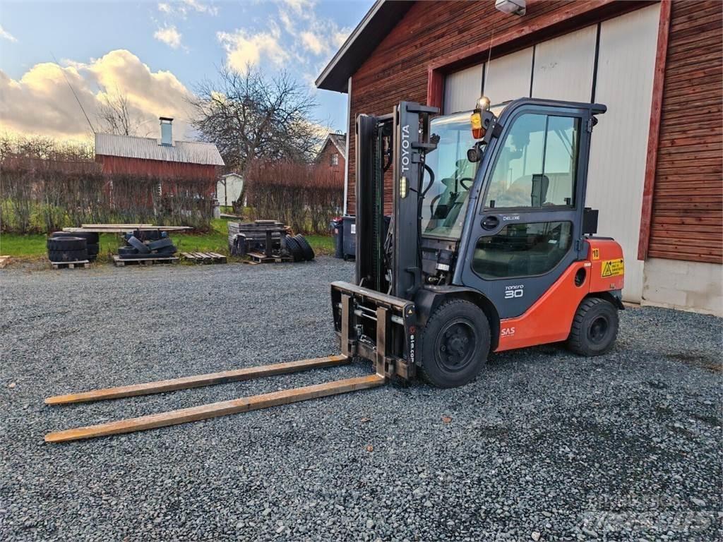 Toyota 52-8FDF30 Dieselmotviktstruckar