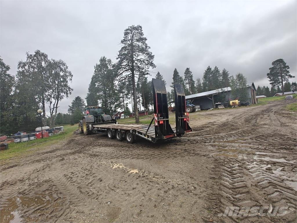 Tyrone 33 T Maskintransporter