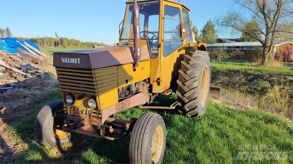 Valmet 702 Traktorer