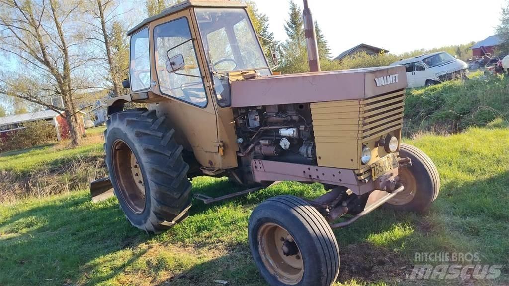 Valmet 702 Traktorer
