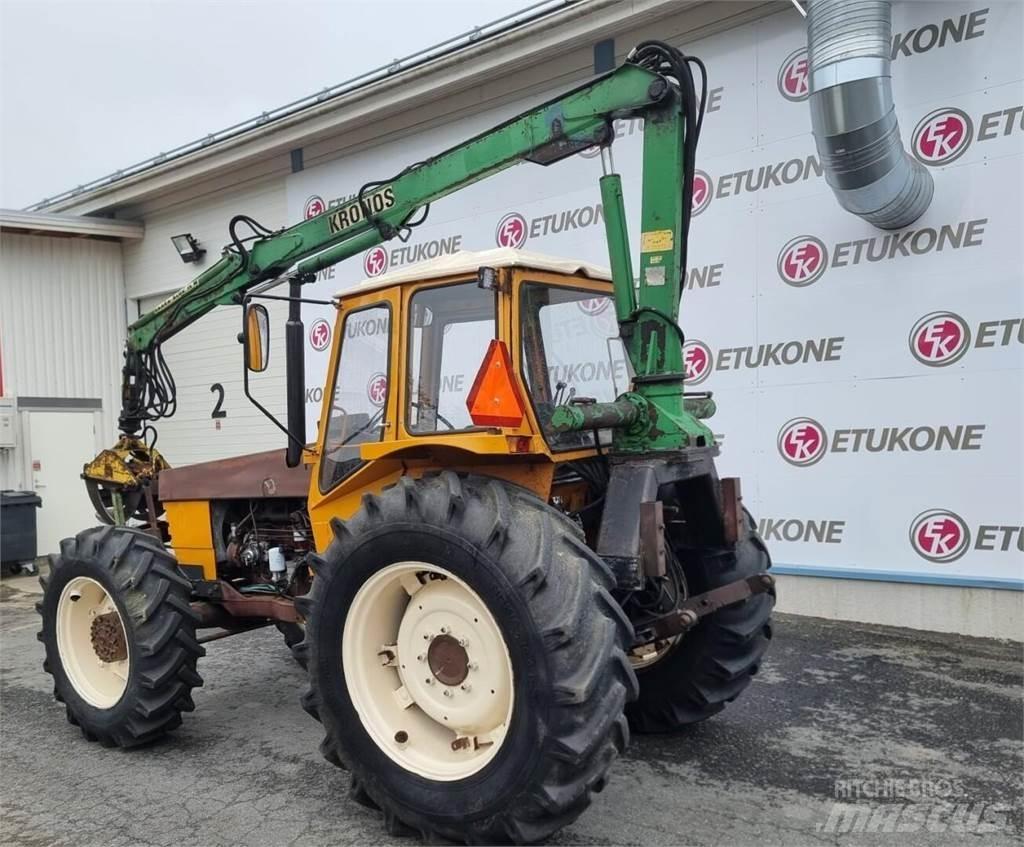 Valmet 802-4 Traktorer