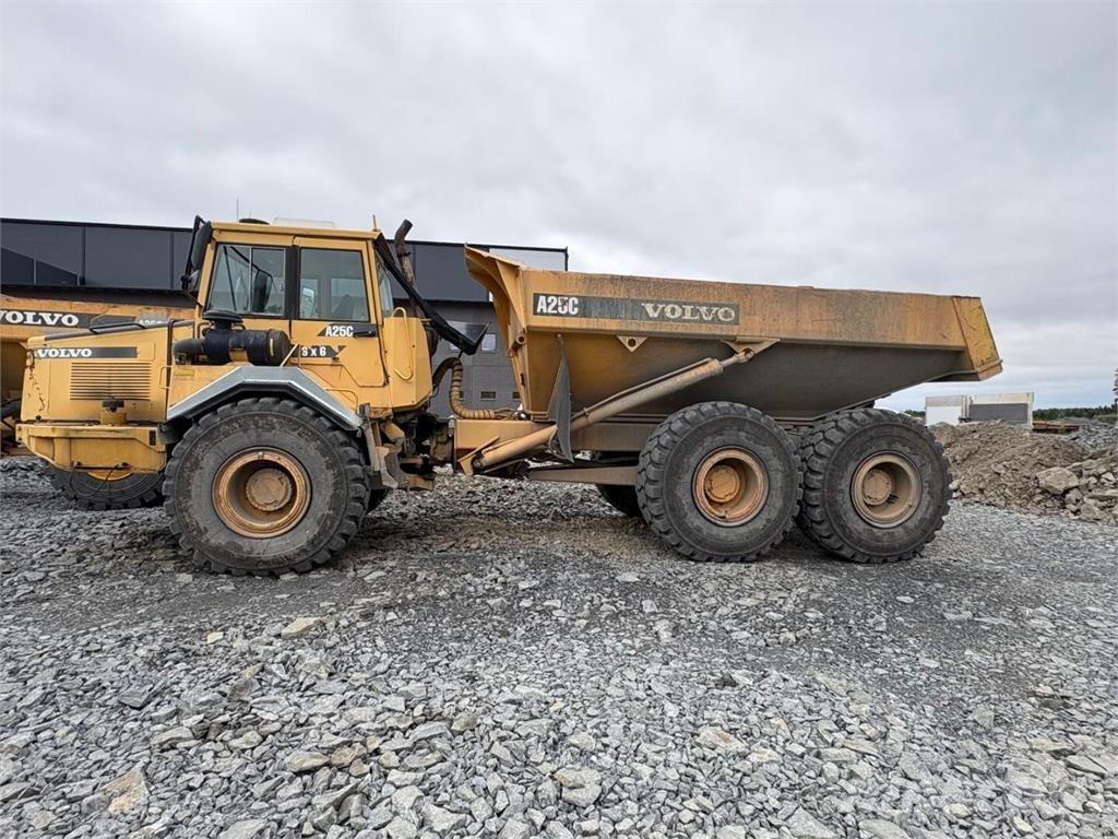 Volvo A 25 C Midjestyrd dumper