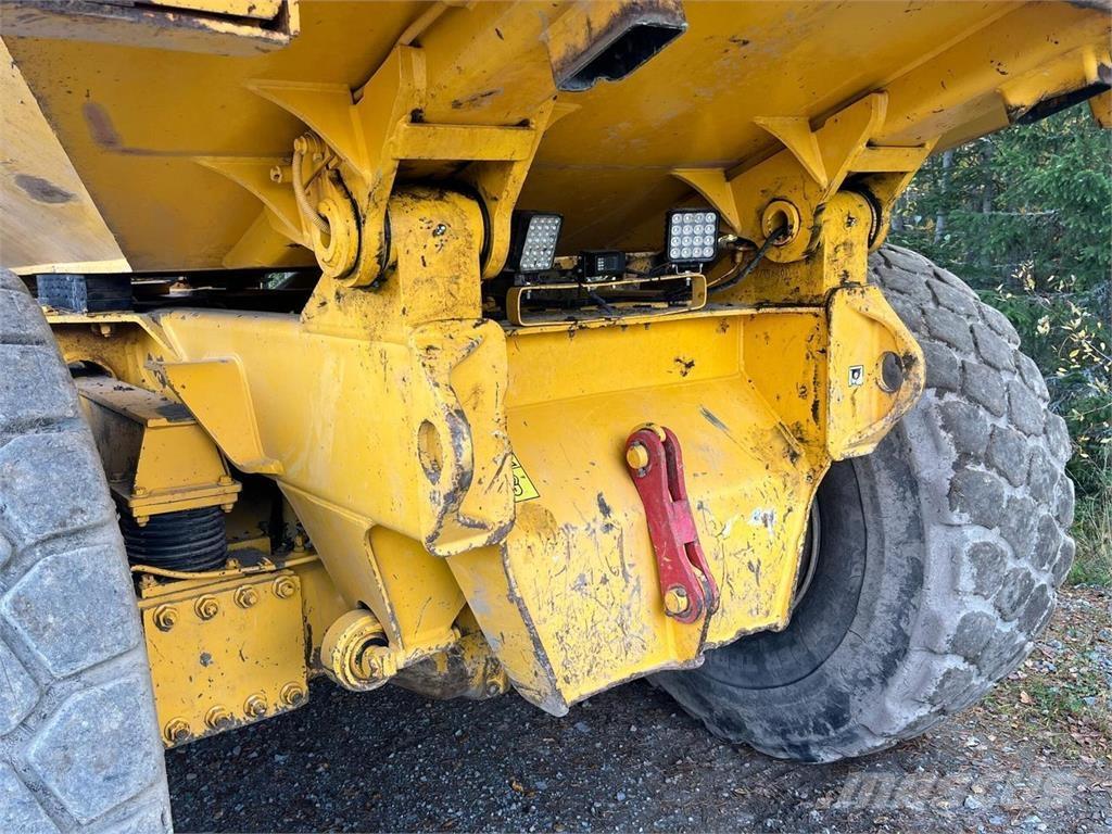 Volvo A35D Midjestyrd dumper