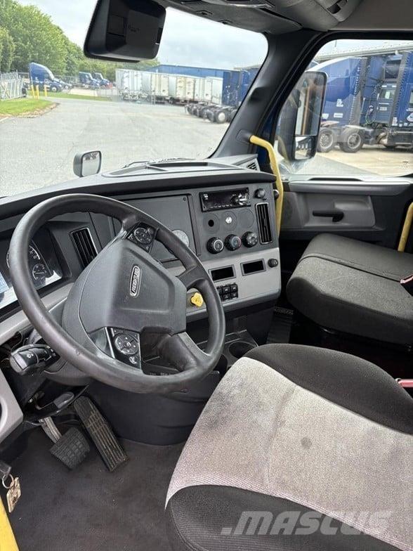 Freightliner CASCADIA 126 Dragbilar