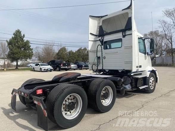 Volvo VNL64T300 Dragbilar