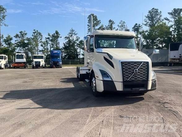 Volvo VNL64T300 Dragbilar
